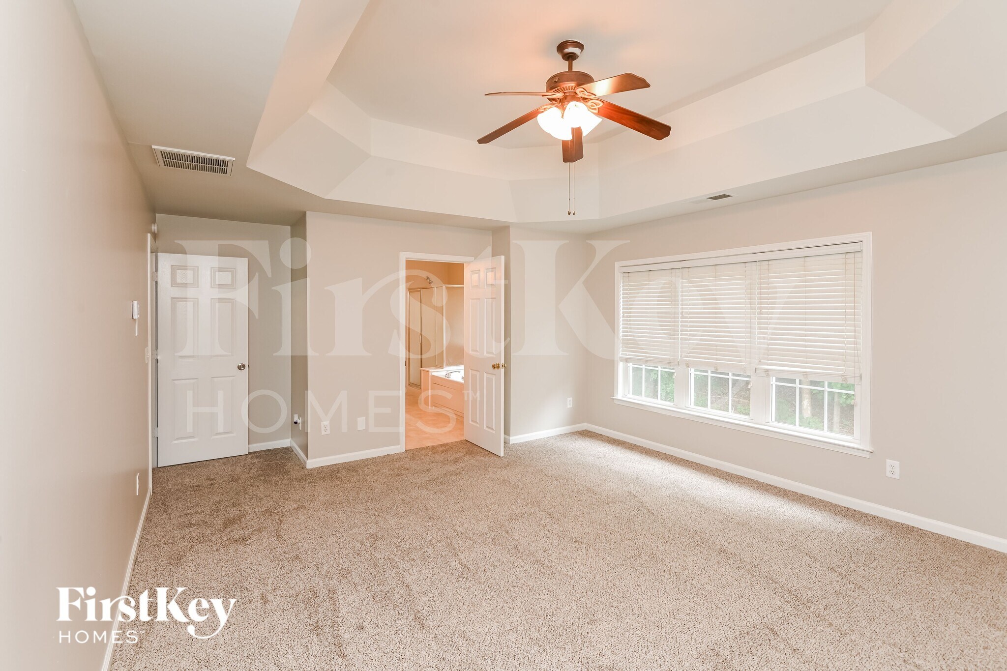 Building Photo - 2424 Coneflower Dr