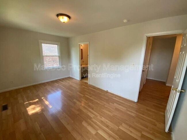 Building Photo - 118 Farrell Ln