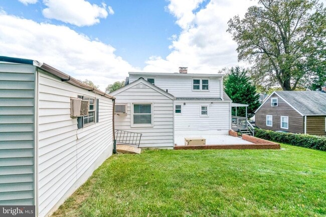 Building Photo - 3120 Chepstow Ln