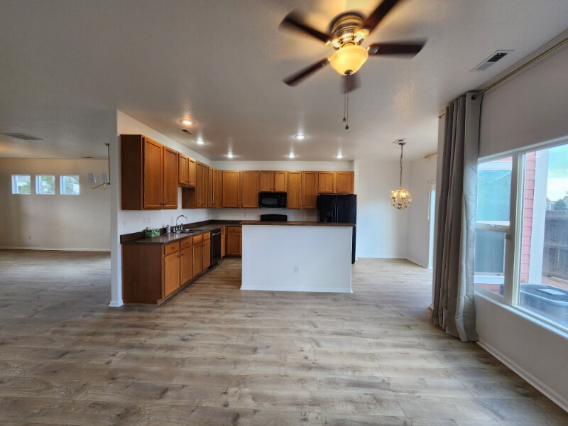 Building Photo - 2527 Shannara Grove