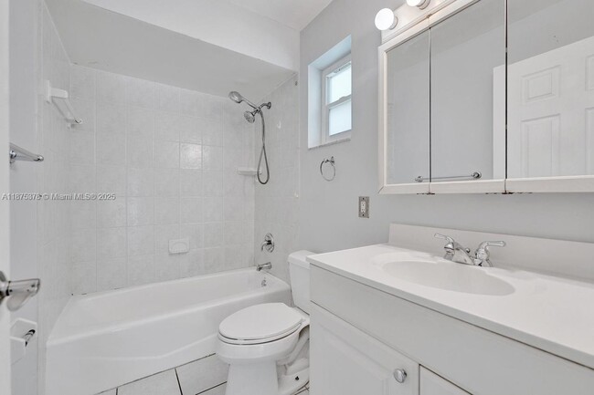 Building Photo - 5031 SW 88th Terrace