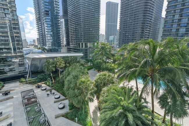 Building Photo - 88 SW 7th St