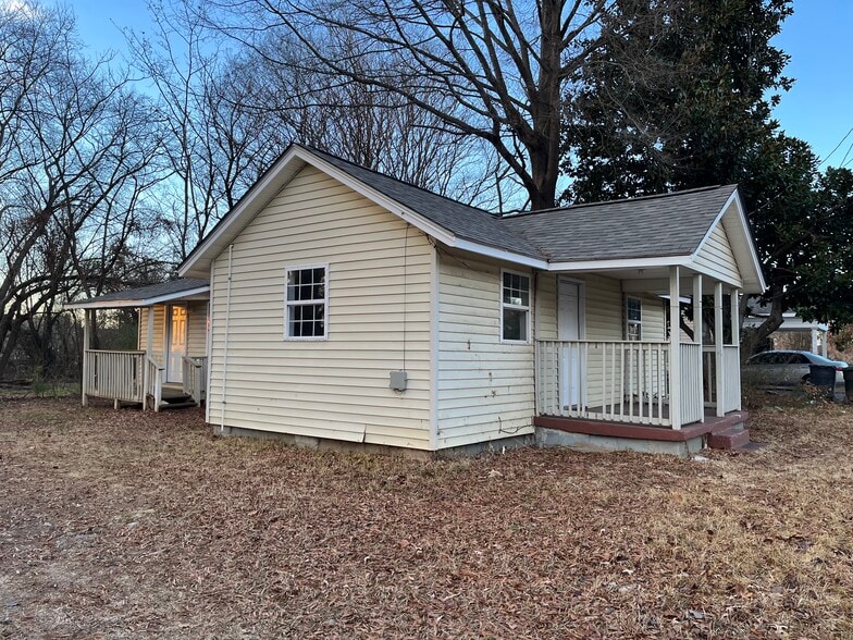 Building Photo - 914 Fir Pl