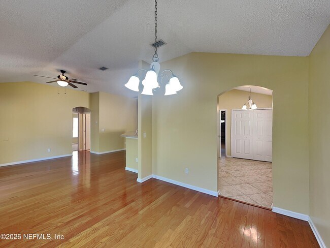 Building Photo - 801 MacKenzie Cir