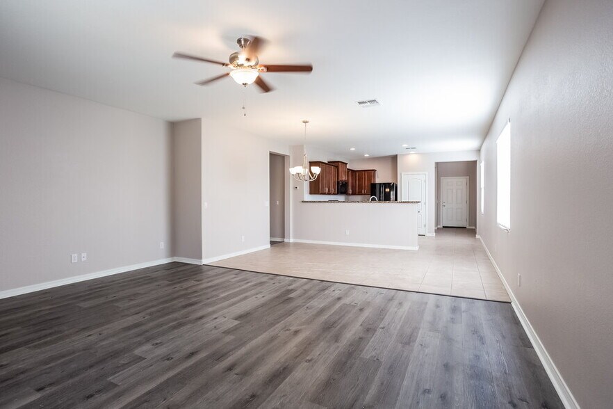 Building Photo - 33022 N Falcon Trail