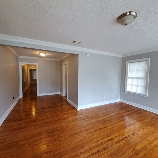 Building Photo - 108 N Greer St