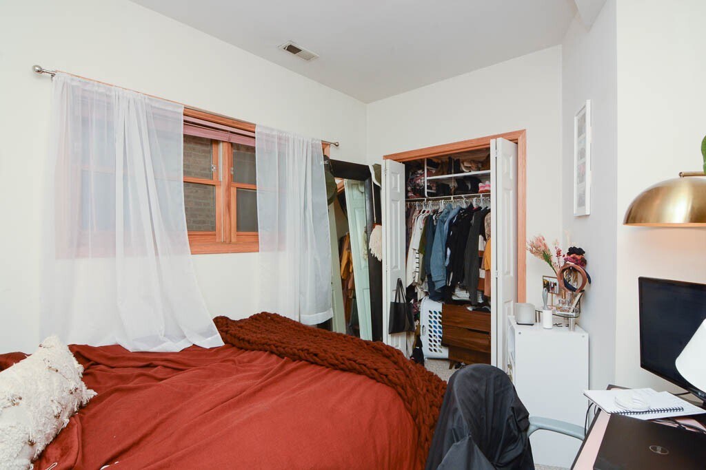 Building Photo - 1351 N Wolcott Ave