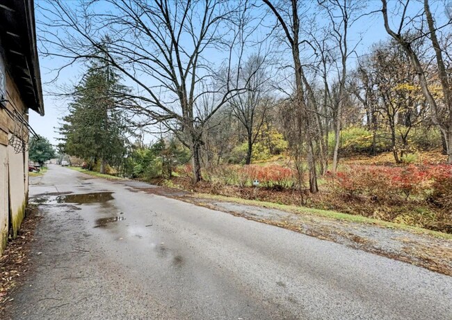 Building Photo - Bright 2 Bedroom, 1 Bath Home in Windsor, Pa!