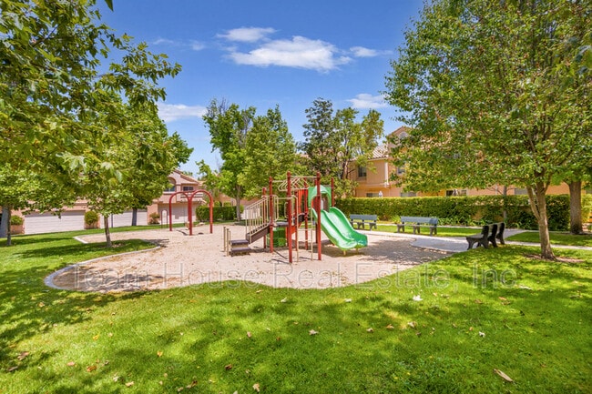 Building Photo - 25146 Steinbeck Ave