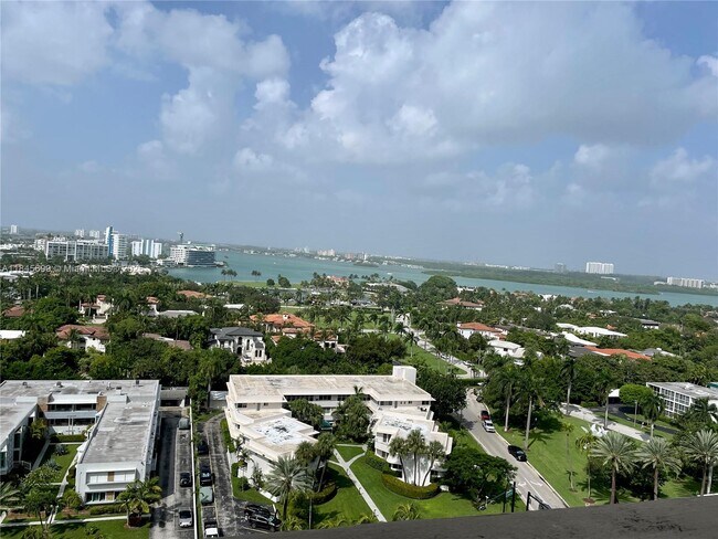 Building Photo - 10185 Collins Ave