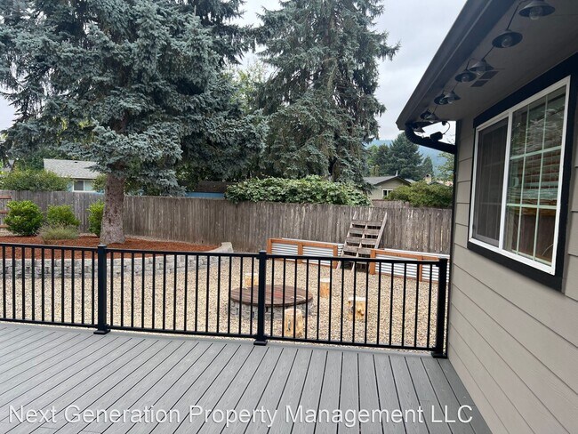 Building Photo - 3 br, 1 bath House - 751 Laksonen Loop