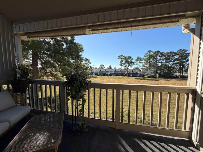 Building Photo - 1065 Plantation Dr W