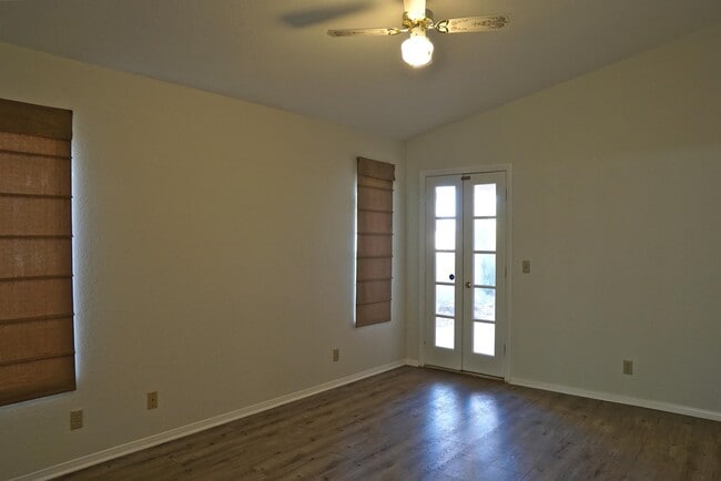 Building Photo - 54015 Avenida Juarez