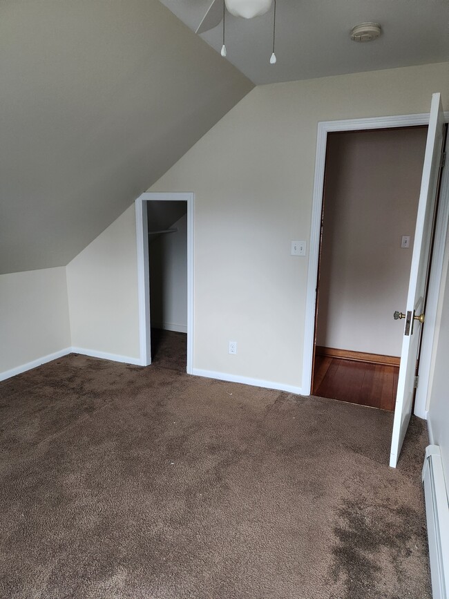 Bedroom 2 - 71 Buckingham Ave
