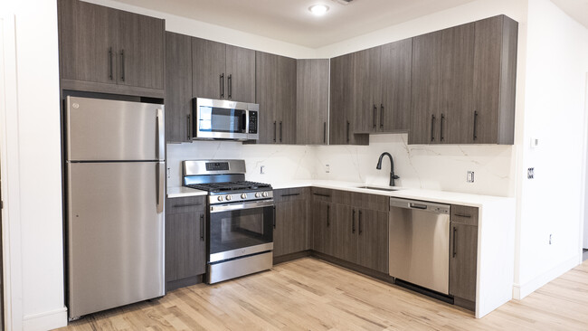 Kitchen - 26 Lane Ave