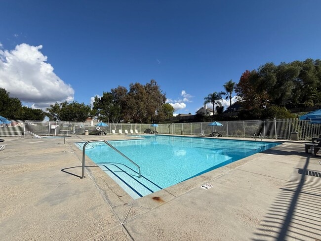 Building Photo - Great 3B/2.5BA House in Oceanside!