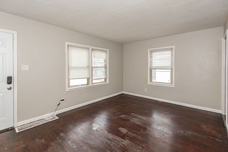 Building Photo - 320 Millman Dr