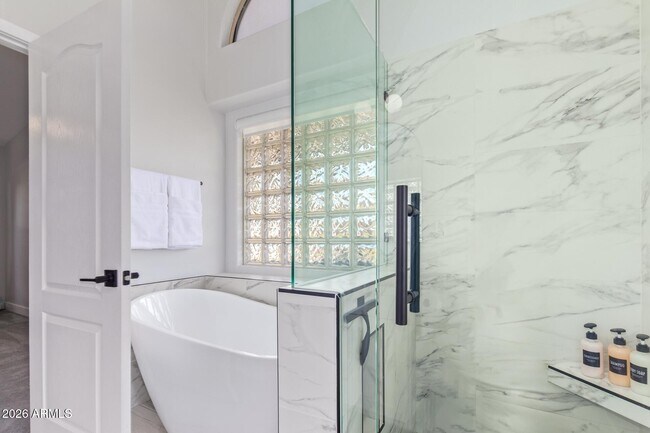 Building Photo - 16019 W Linden St