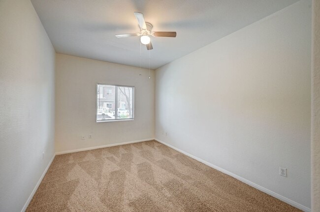 Building Photo - Charming 3-bed, 2-bath Downstairs Unit