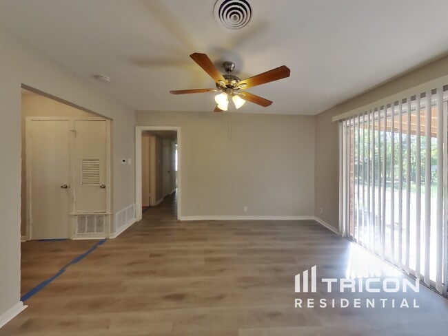 Building Photo - 1506 Viewridge Dr