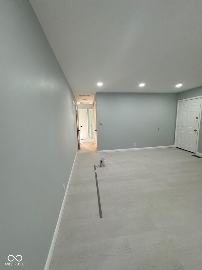 Building Photo - 3401 W 57th St