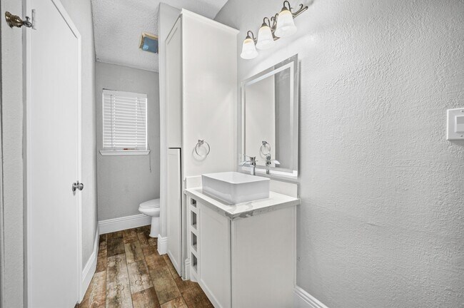 Building Photo - 24211 Landing Way Dr