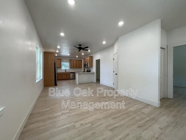 Building Photo - 556 Humboldt Ave