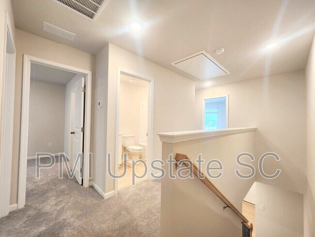 Building Photo - 810 Sandbach Rd