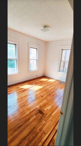 Building Photo - 1959 Fowler Ave