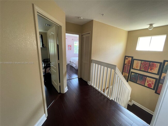 Building Photo - 160 Jacaranda Country Club Dr