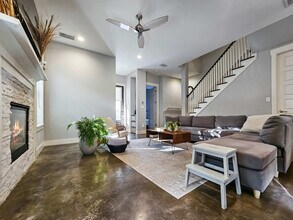 Building Photo - 803B Dawson Rd