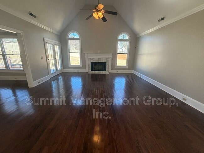 Building Photo - 2405 Twin Creek Ct SW