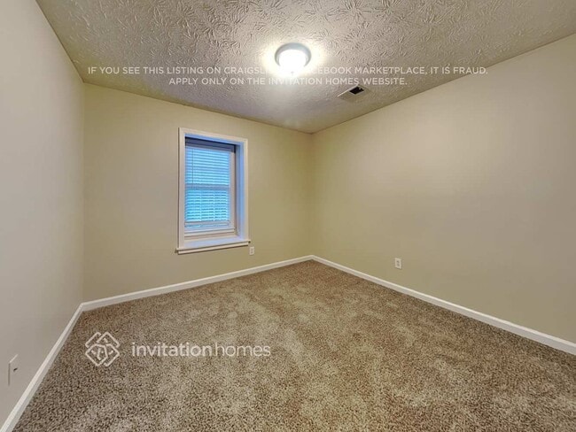 Building Photo - 990 Thousand Oaks Dr