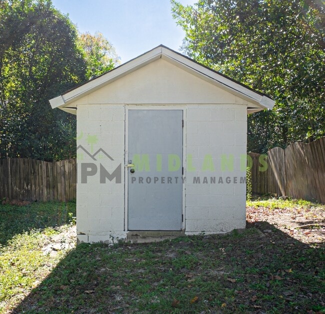 Building Photo - 928 Columbia College Dr
