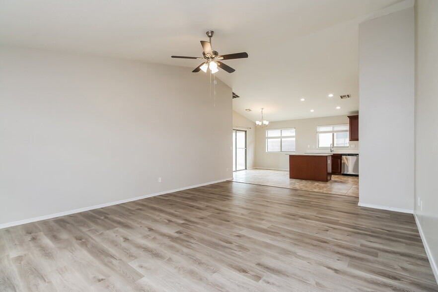 Building Photo - 1794 W Desert Canyon Dr