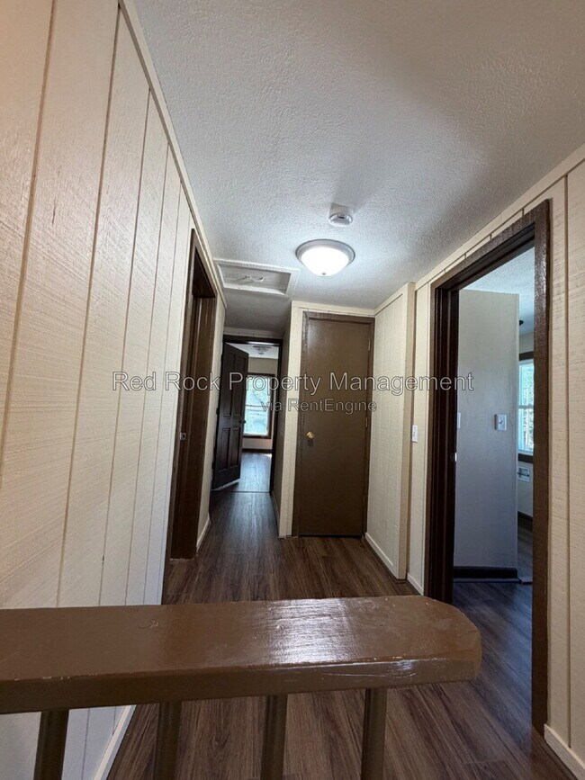 Building Photo - 1311 W Jackson St
