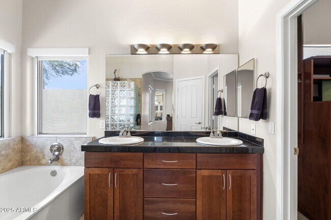 Building Photo - 10318 E Tierra Buena Ln