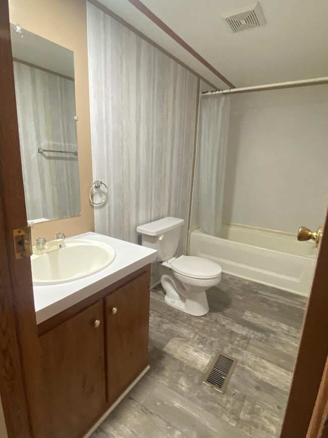 Building Photo - 2894 Lake Upchurch Dr
