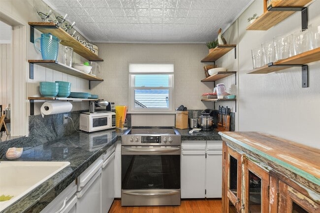 Building Photo - 4135 Fort Bend Dr