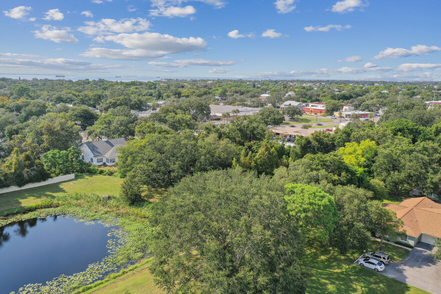 Building Photo - 251 Hidden Brook Dr