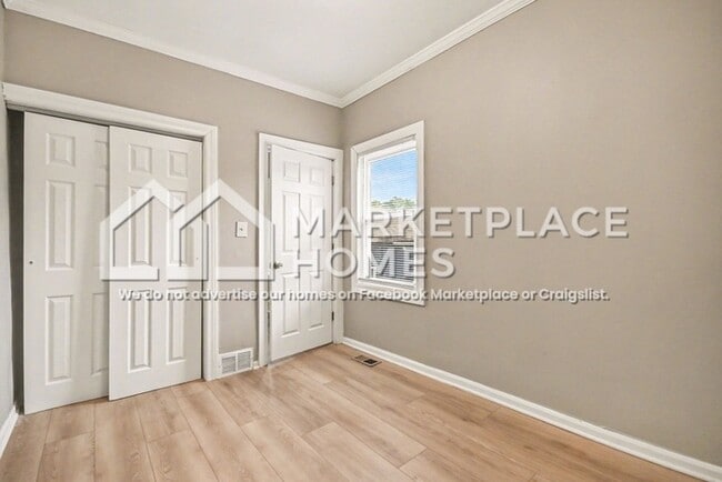 Building Photo - 11256 S Homewood Ave