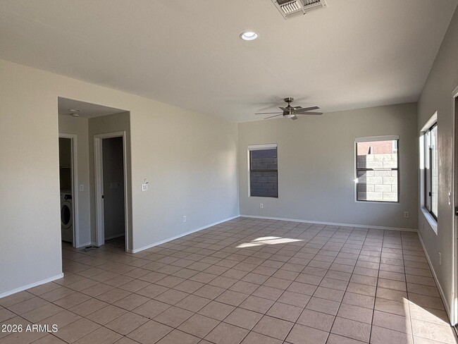 Building Photo - 12849 W Weldon Ave