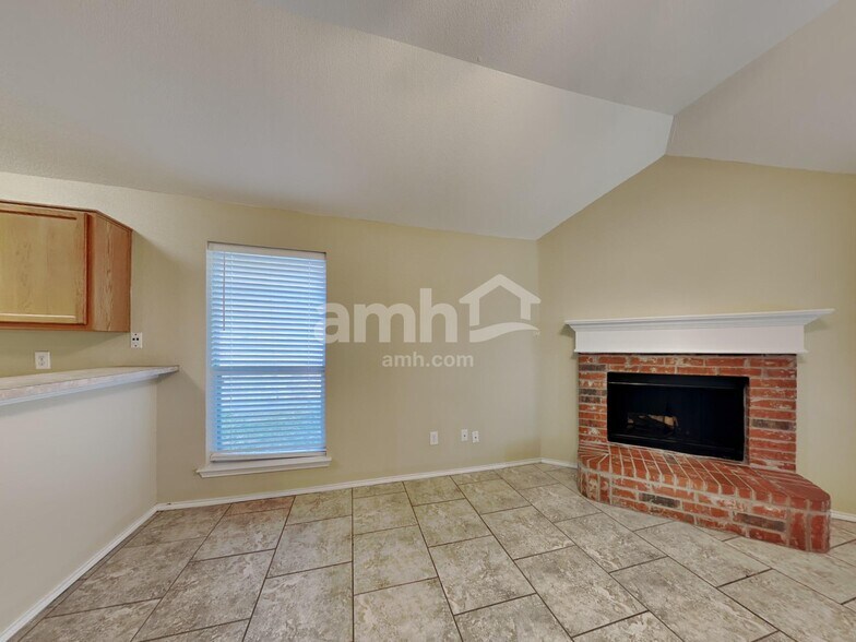 Building Photo - 9812 Sparrow Hawk Ln