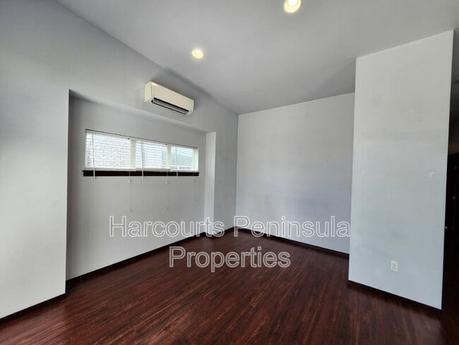 Building Photo - 1224 5th St