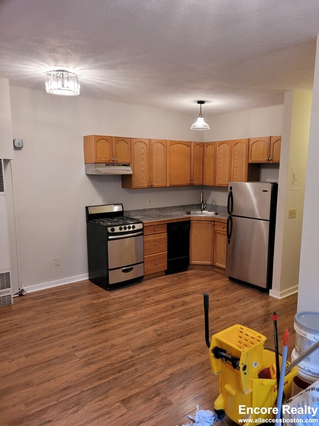 Building Photo - 145 Endicott St