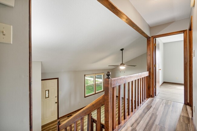 Building Photo - 2834 SE Glenside Ct