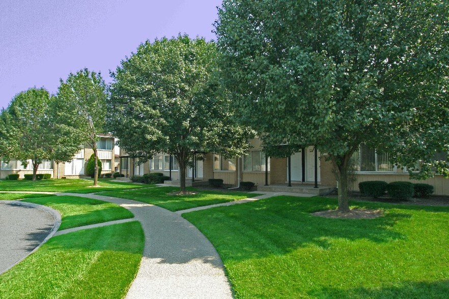 Dearborn West 27327 Cranford Ln Dearborn Heights MI 48127 Apartment