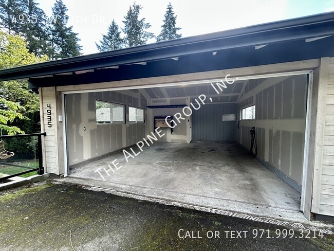 Building Photo - 4935 SW 19th Dr