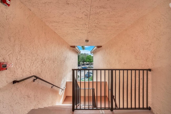 Building Photo - 4111 Coral Tree Cir