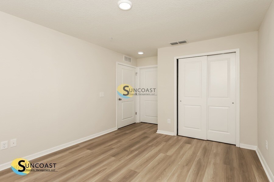 Building Photo - 11462 Oakfield Ct